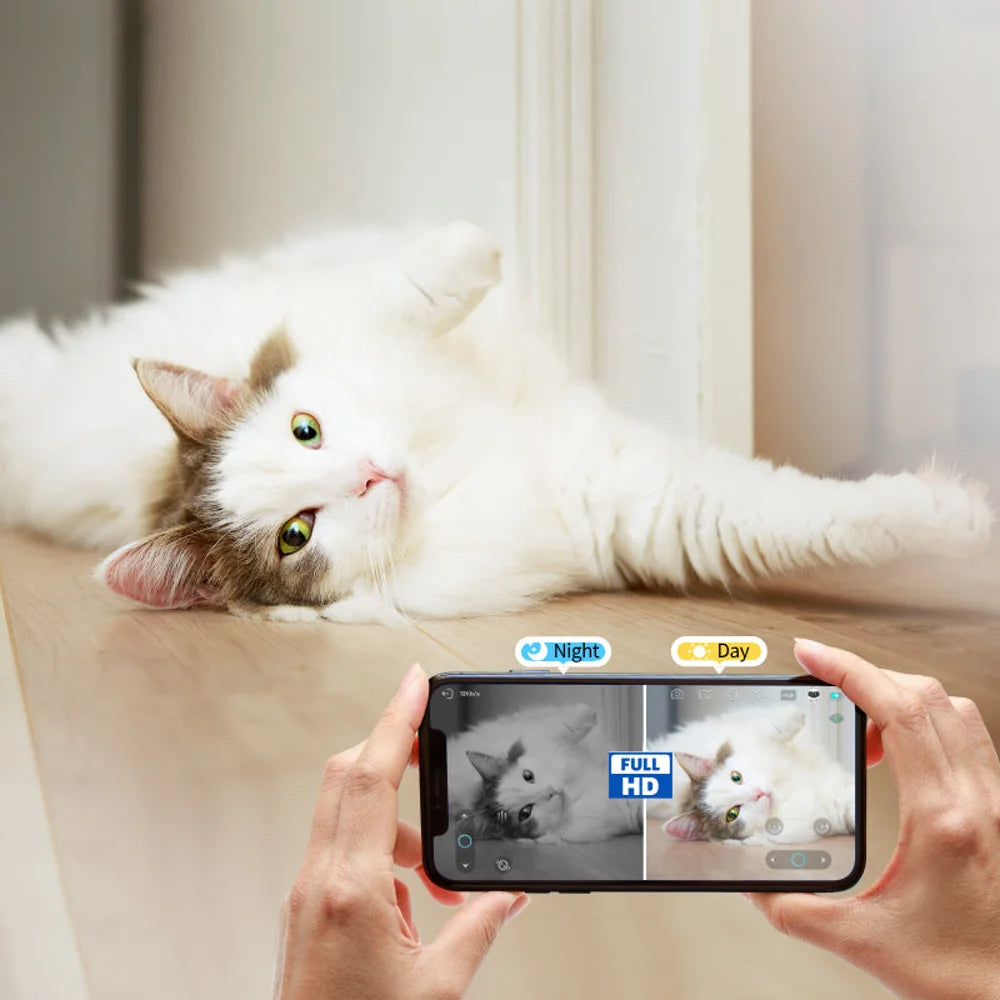 Robot cu cameră pentru animale de companie